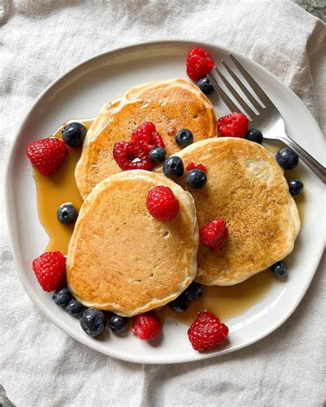 Homestyle Buttermilk Pancakes with Berries